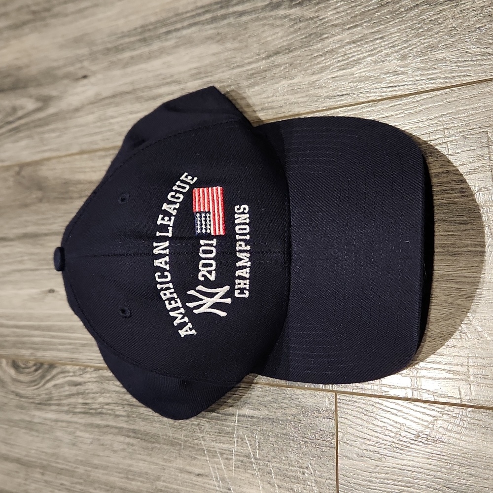 Twins Enterprise 2001 American League Champions NY Yankees Men's adjustable Hat